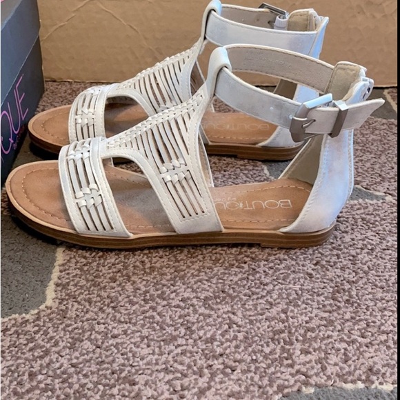 Sandals - Picture 4 of 6